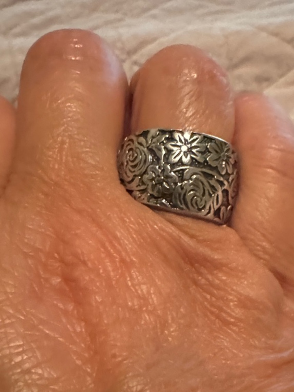 Silpada Floral Etched Wide Band Ring - Sterling Silver 925 - Picture 4 of 4